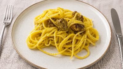 Esparguete Cremoso com Alheira e Queijo Mozarella